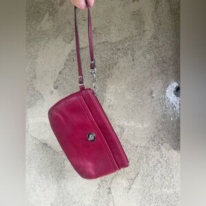 Coach, Pebble Leather, Wristlet, Turn lock, Red/Pinkish